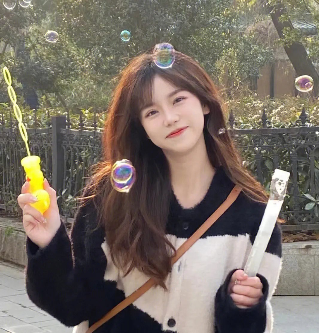 偷听心声之女帝放过我，我真的只是纨绔